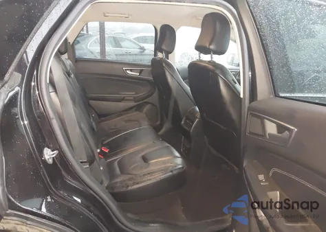 2022 Ford Edge Titanium z USA, uszkodzony, nr VIN 2FMPK4K92NBB06513